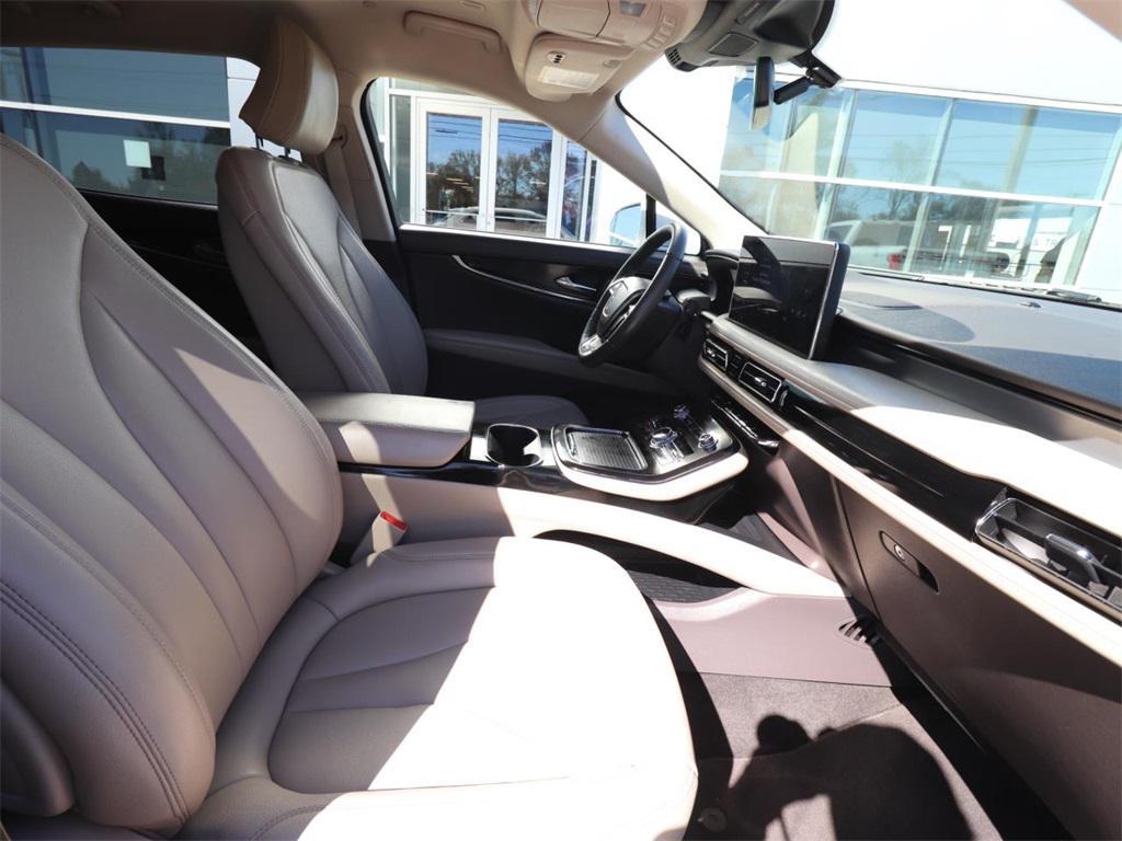 used 2022 Lincoln Nautilus car, priced at $28,454