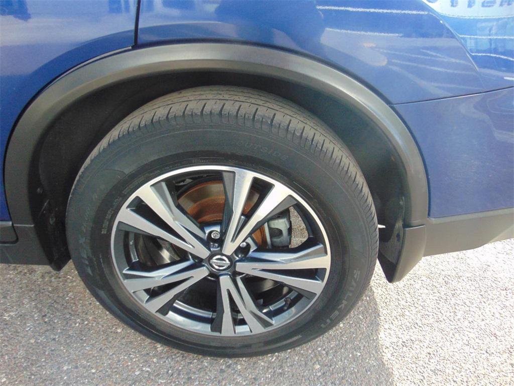 used 2017 Nissan Rogue car, priced at $11,428