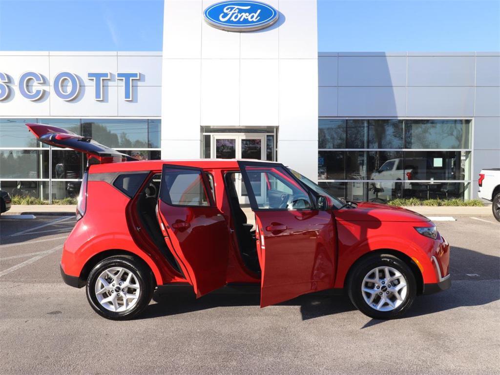 used 2025 Kia Soul car, priced at $17,454