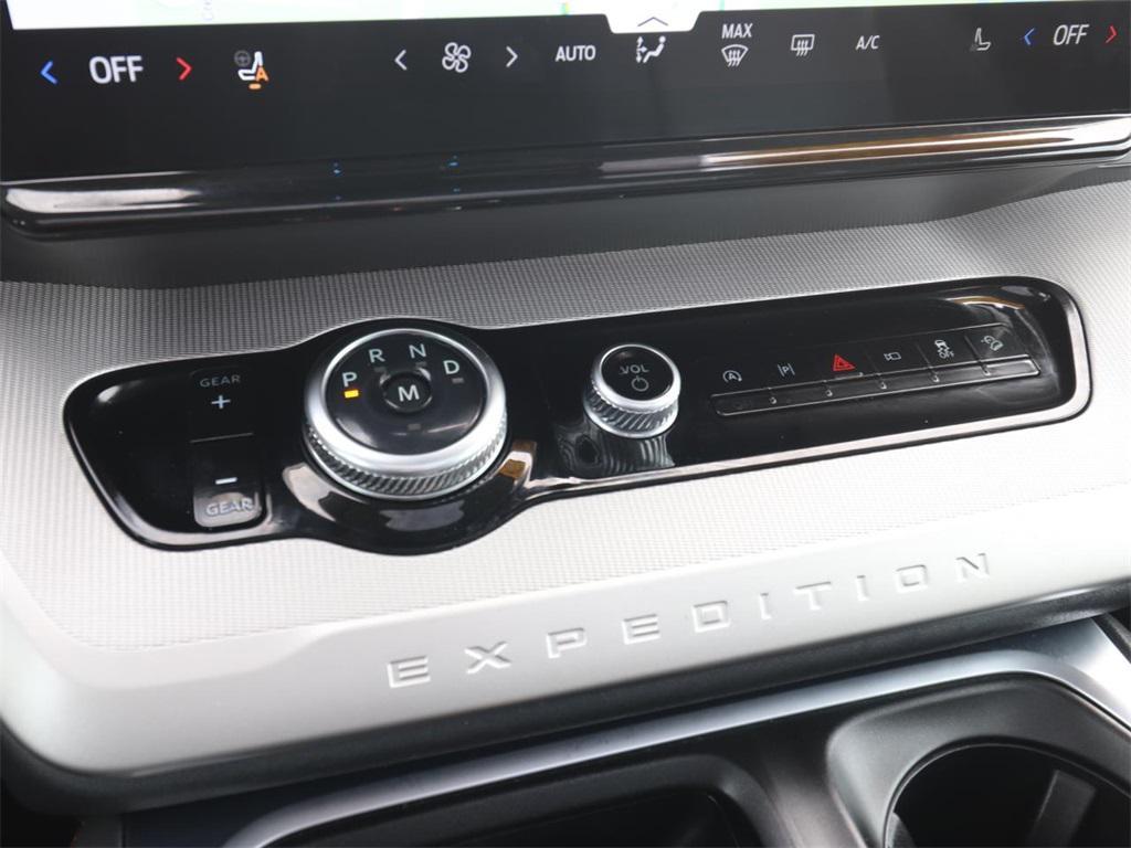 used 2025 Ford Expedition Max car, priced at $66,454