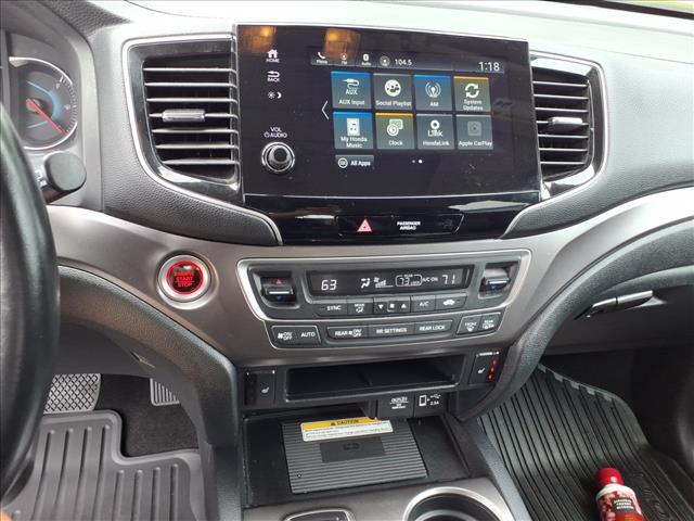 used 2022 Honda Pilot car, priced at $28,995