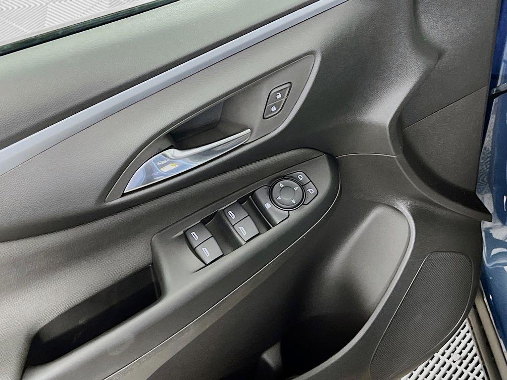 new 2025 Buick Envista car, priced at $23,631