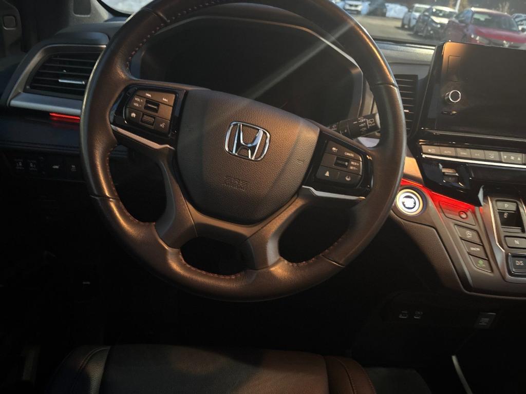 used 2025 Honda Odyssey car, priced at $36,986
