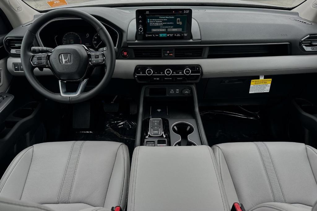 new 2025 Honda Pilot car, priced at $51,095