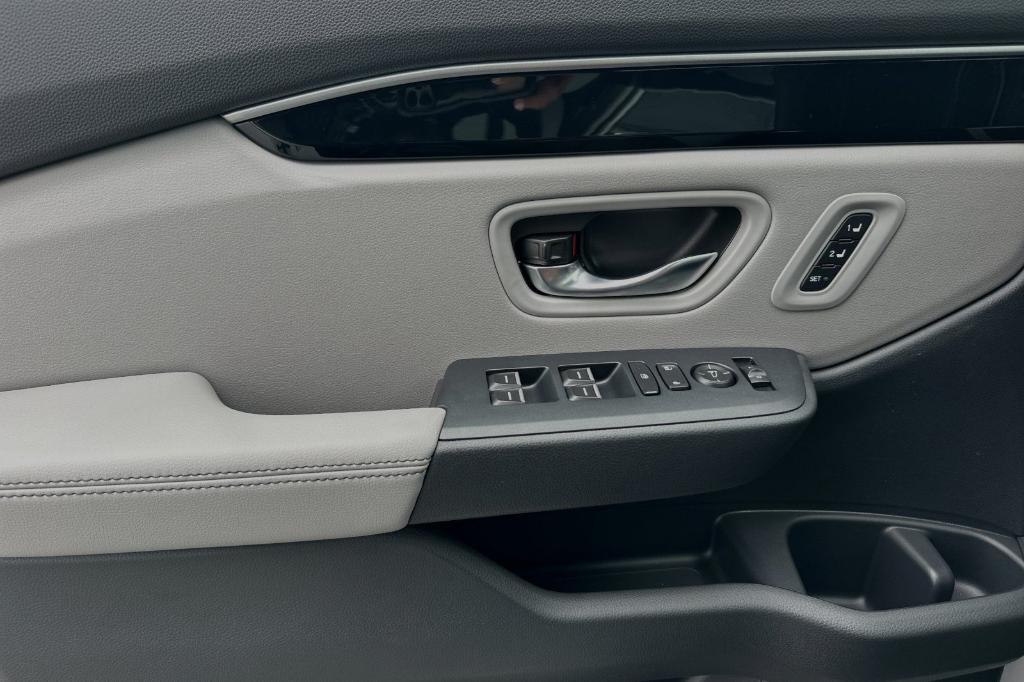 new 2025 Honda Pilot car, priced at $51,095