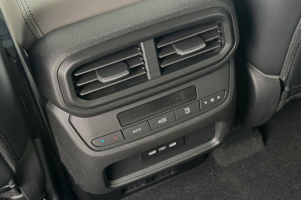 new 2025 Honda Pilot car, priced at $51,095