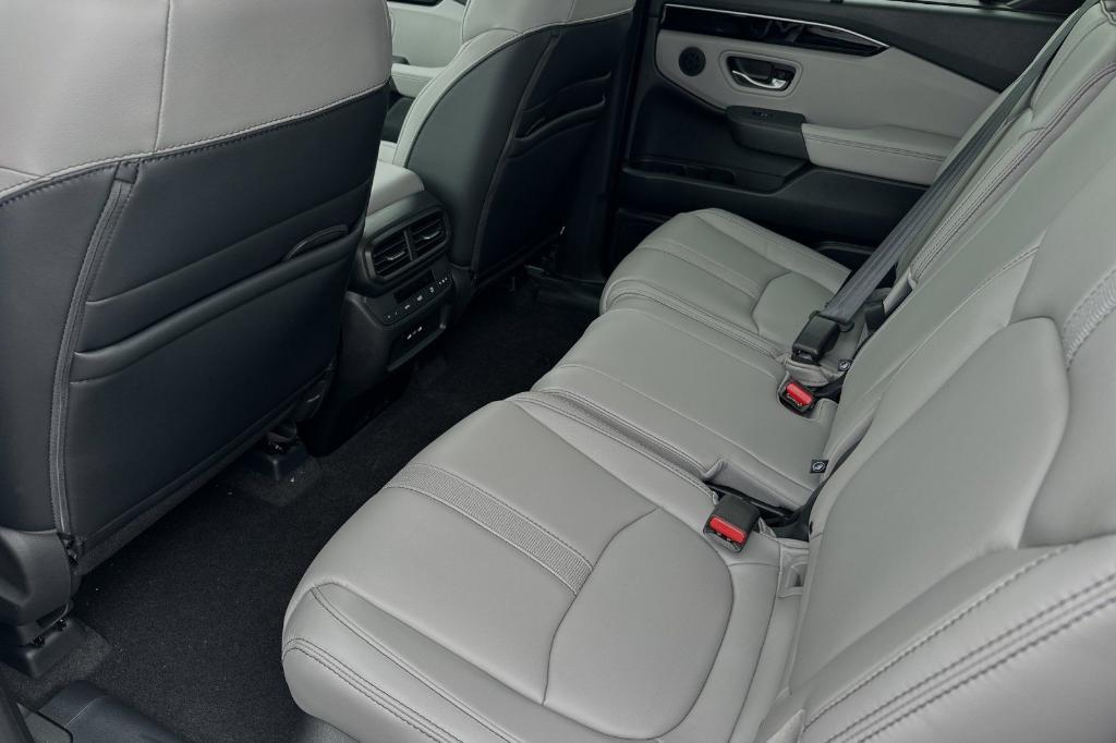 new 2025 Honda Pilot car, priced at $51,095