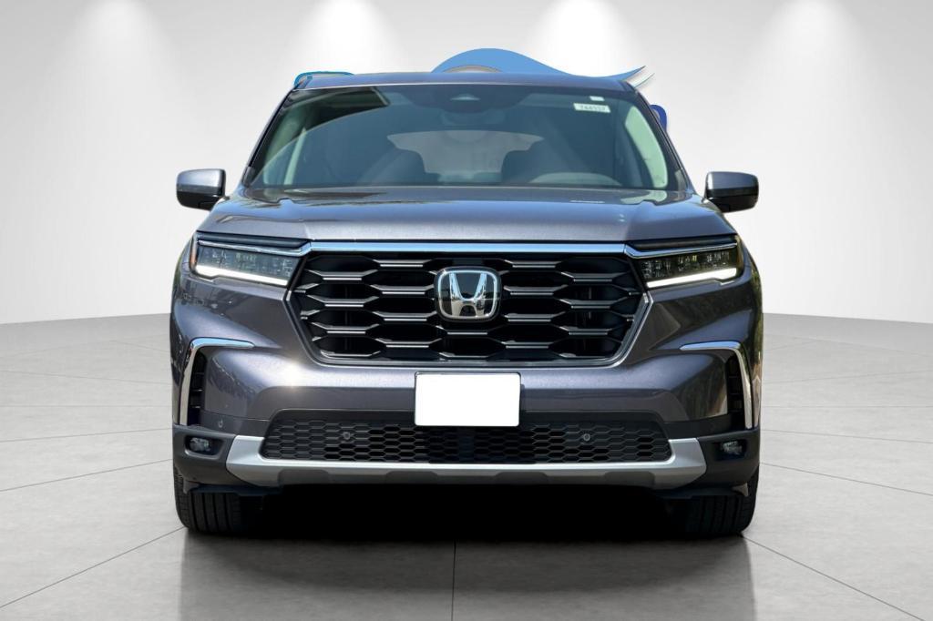 new 2025 Honda Pilot car, priced at $47,095
