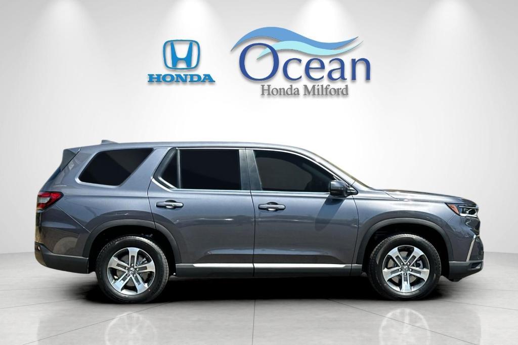new 2025 Honda Pilot car, priced at $47,095