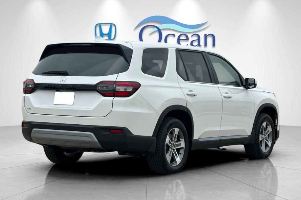 new 2025 Honda Pilot car, priced at $48,280