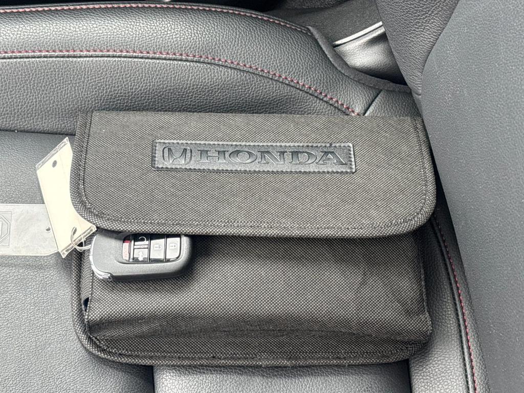 used 2025 Honda Odyssey car, priced at $38,988