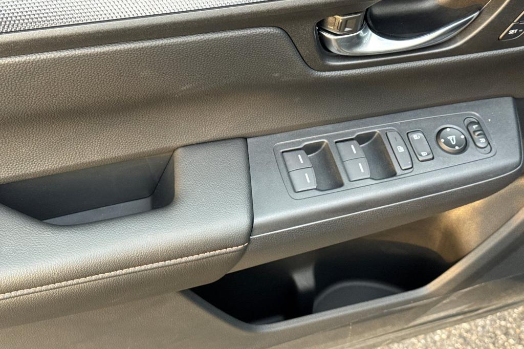 new 2026 Honda CR-V Hybrid car, priced at $42,130