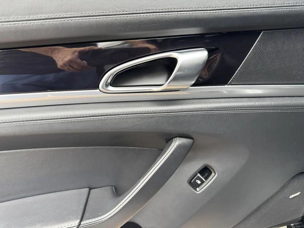 Porsche Panamera view 21