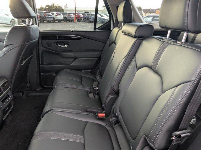 new 2025 Honda Pilot car, priced at $44,908
