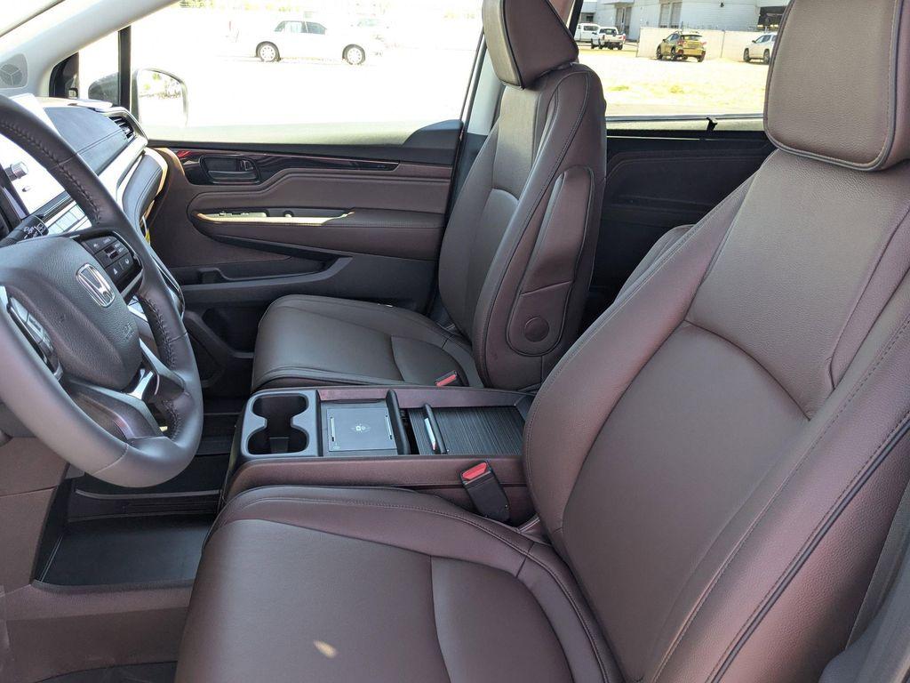 new 2026 Honda Odyssey car, priced at $47,894