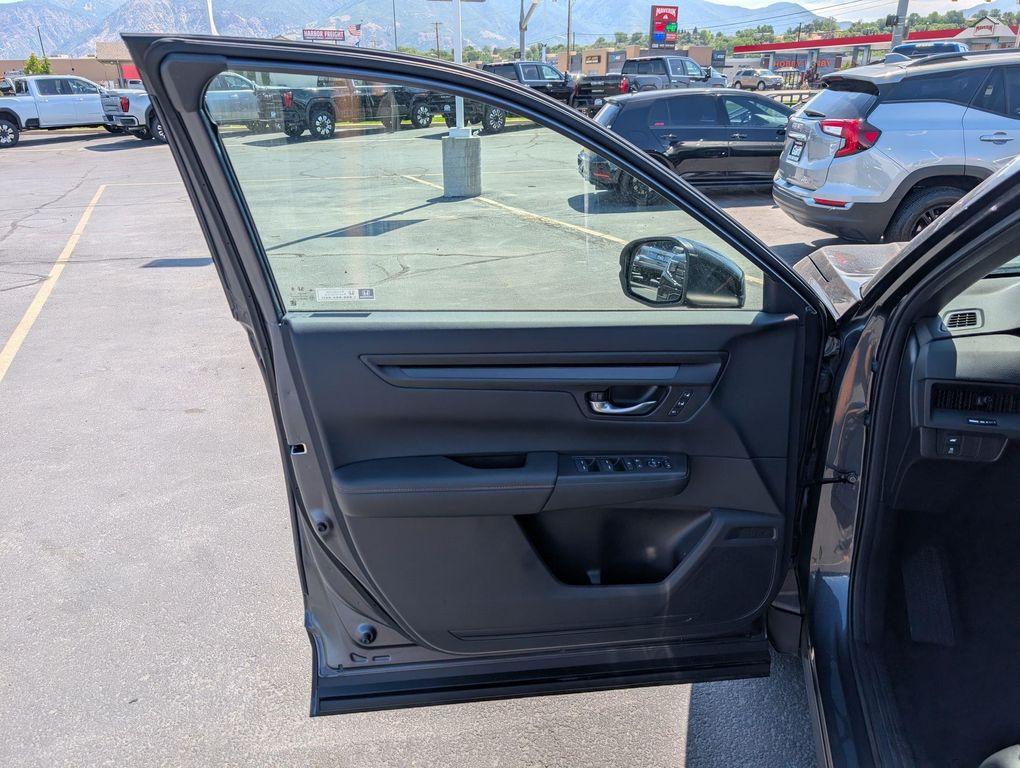 used 2025 Honda CR-V Hybrid car, priced at $39,052