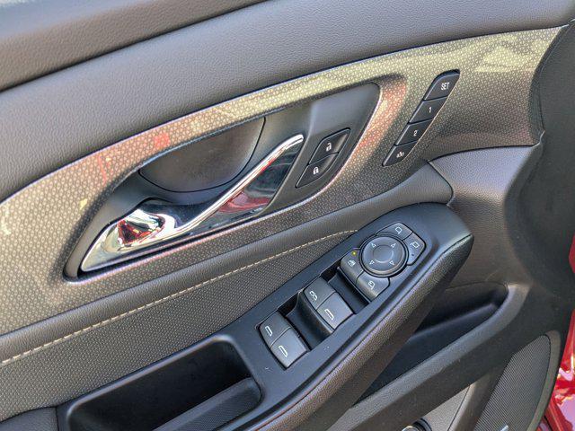 used 2023 Chevrolet Traverse car, priced at $37,899