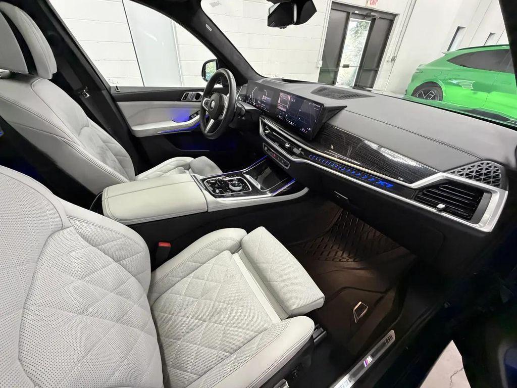 BMW X7 view 22