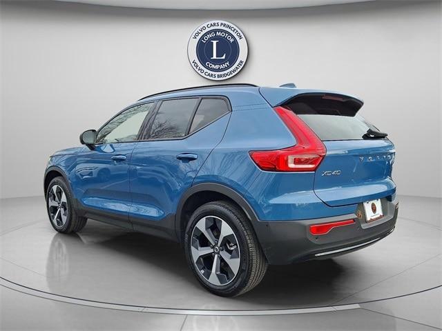 used 2025 Volvo XC40 car