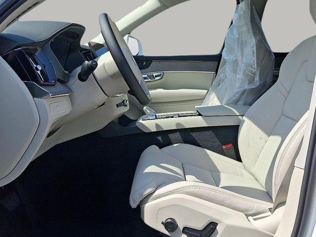 new 2026 Volvo XC90 car, priced at $75,270