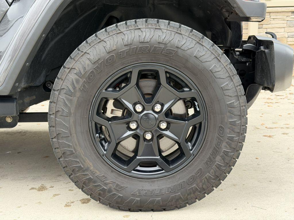 used 2021 Jeep Gladiator car, priced at $32,550