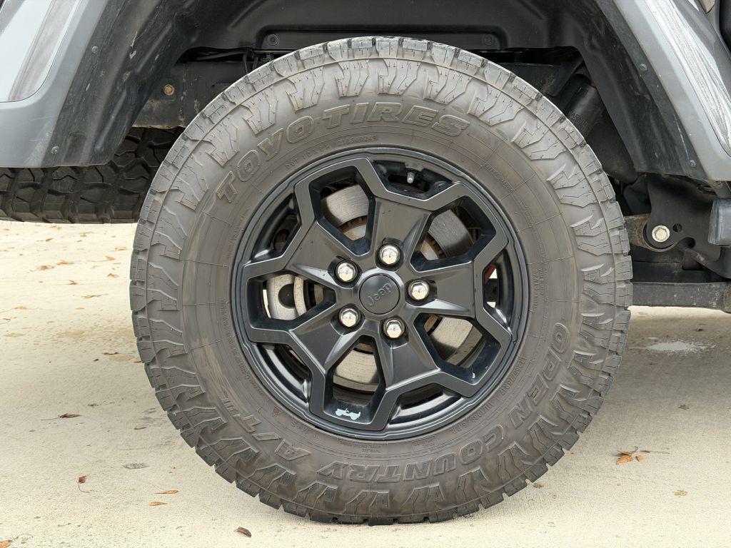 used 2021 Jeep Gladiator car, priced at $32,550