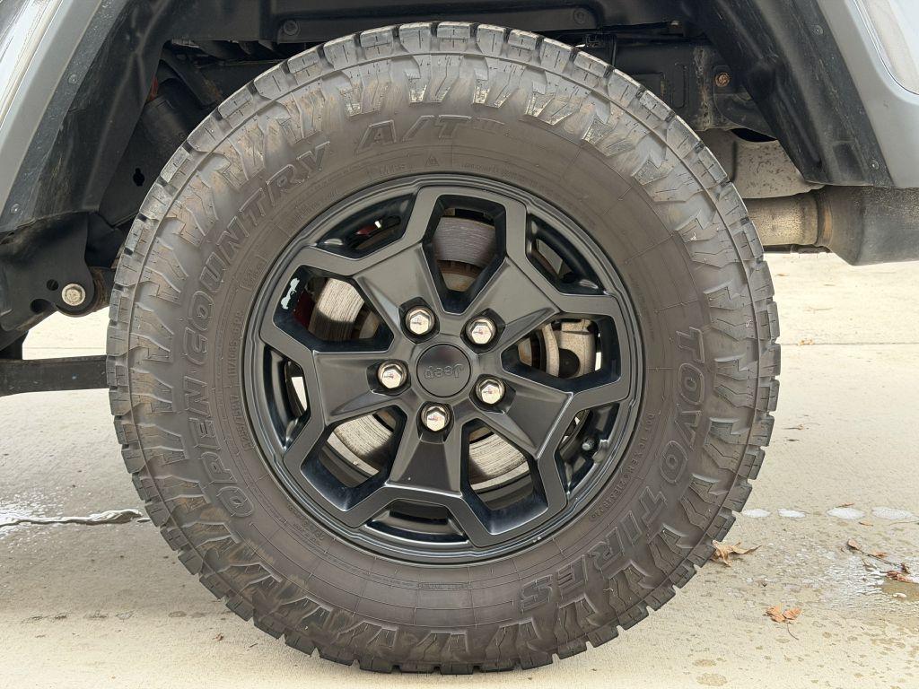 used 2021 Jeep Gladiator car, priced at $32,550