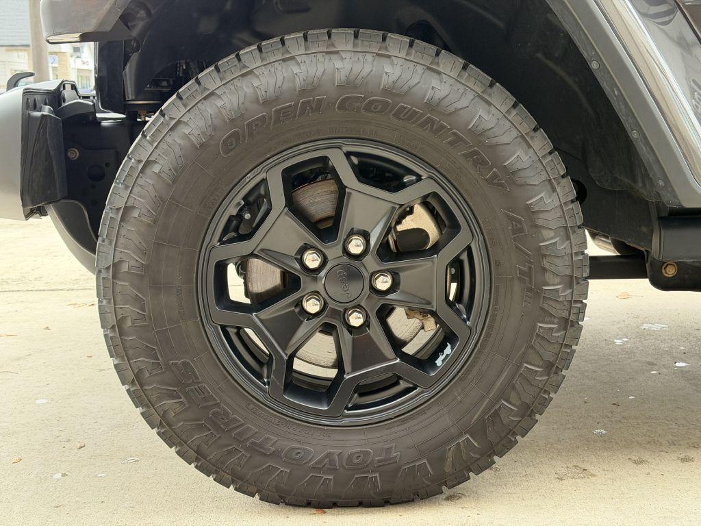 used 2021 Jeep Gladiator car, priced at $32,550