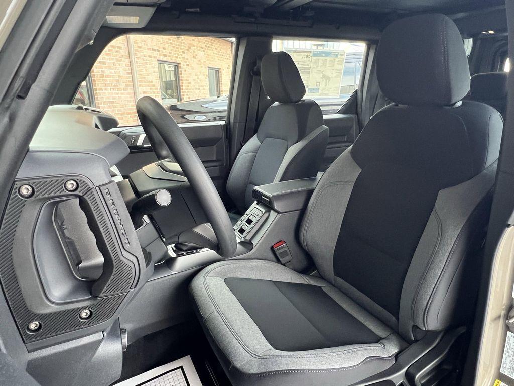 new 2025 Ford Bronco car, priced at $45,709