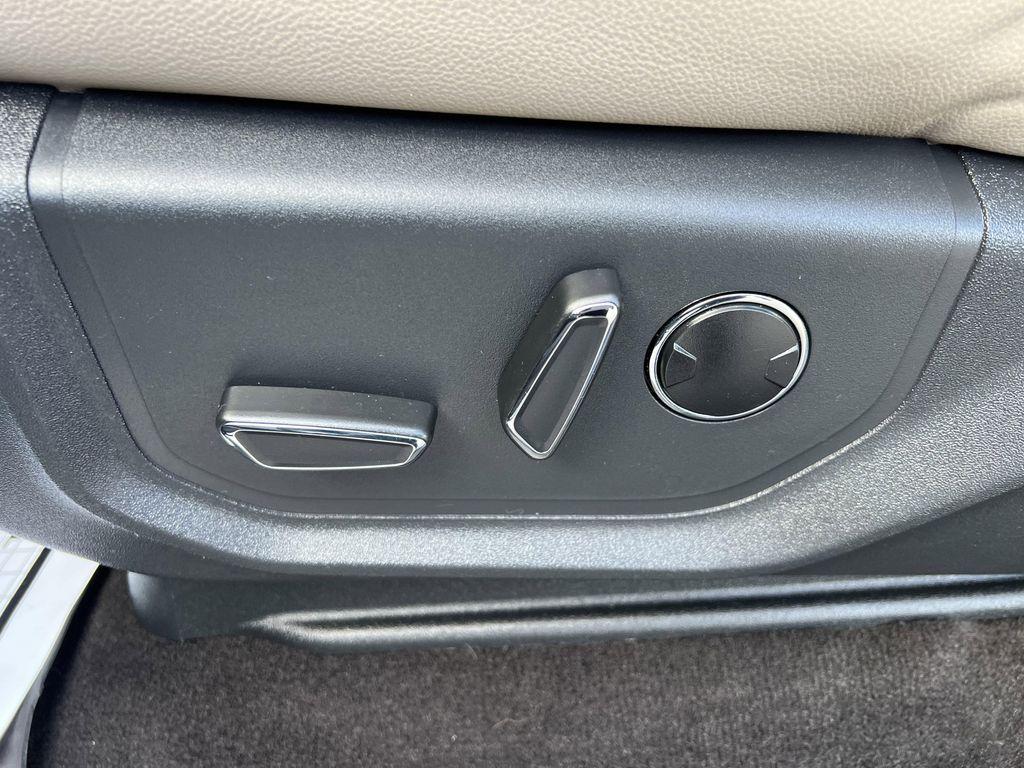 used 2023 Ford Expedition car, priced at $59,982