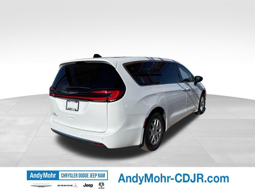 used 2025 Chrysler Pacifica car, priced at $26,955