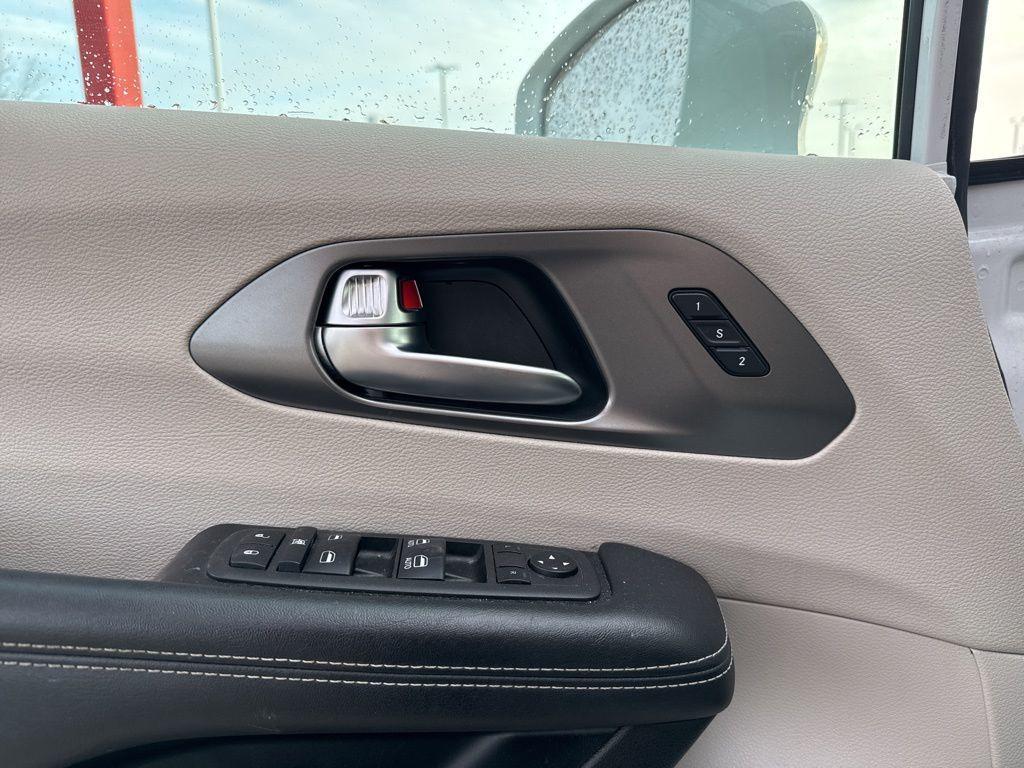 used 2022 Chrysler Pacifica car, priced at $24,655