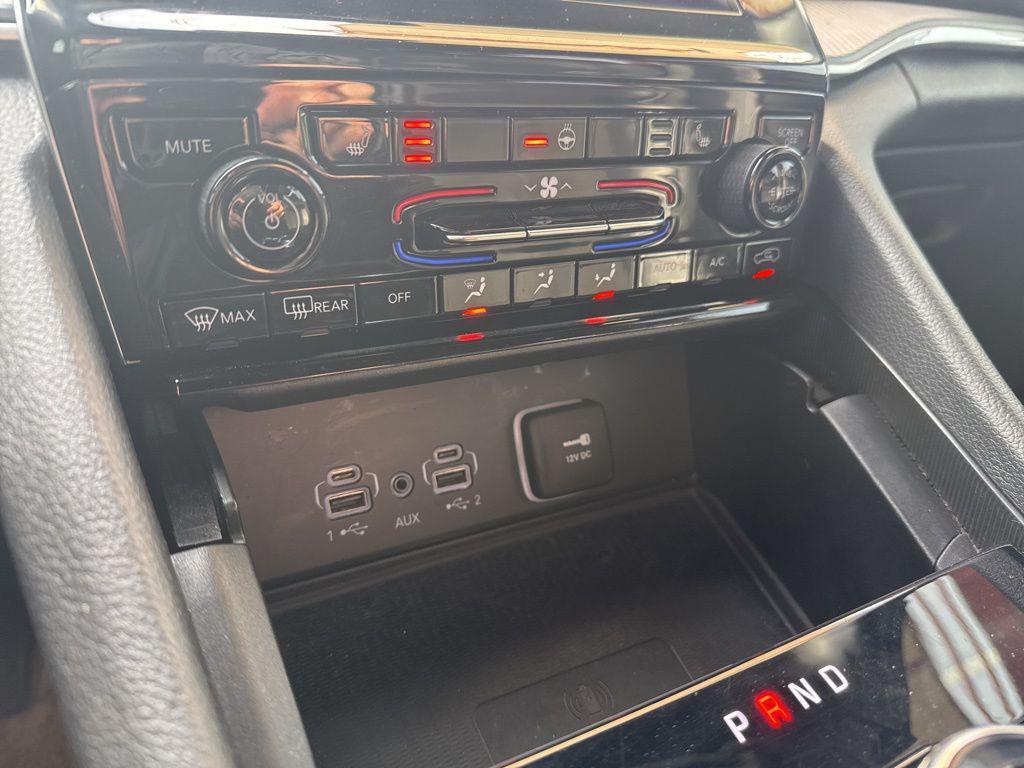 used 2024 Jeep Grand Cherokee L car, priced at $33,465