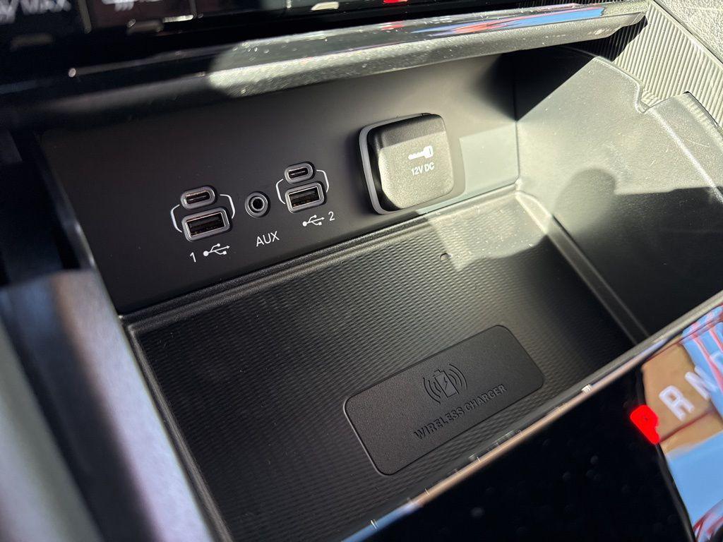 new 2025 Jeep Grand Cherokee car, priced at $42,870