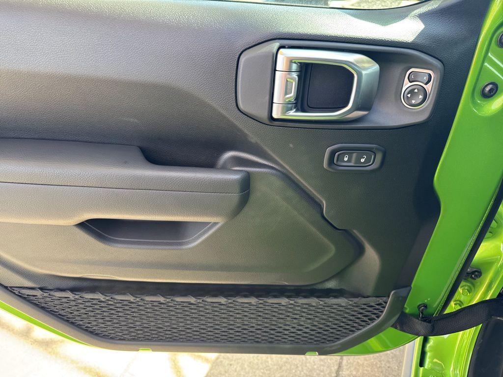 new 2025 Jeep Wrangler car, priced at $45,794