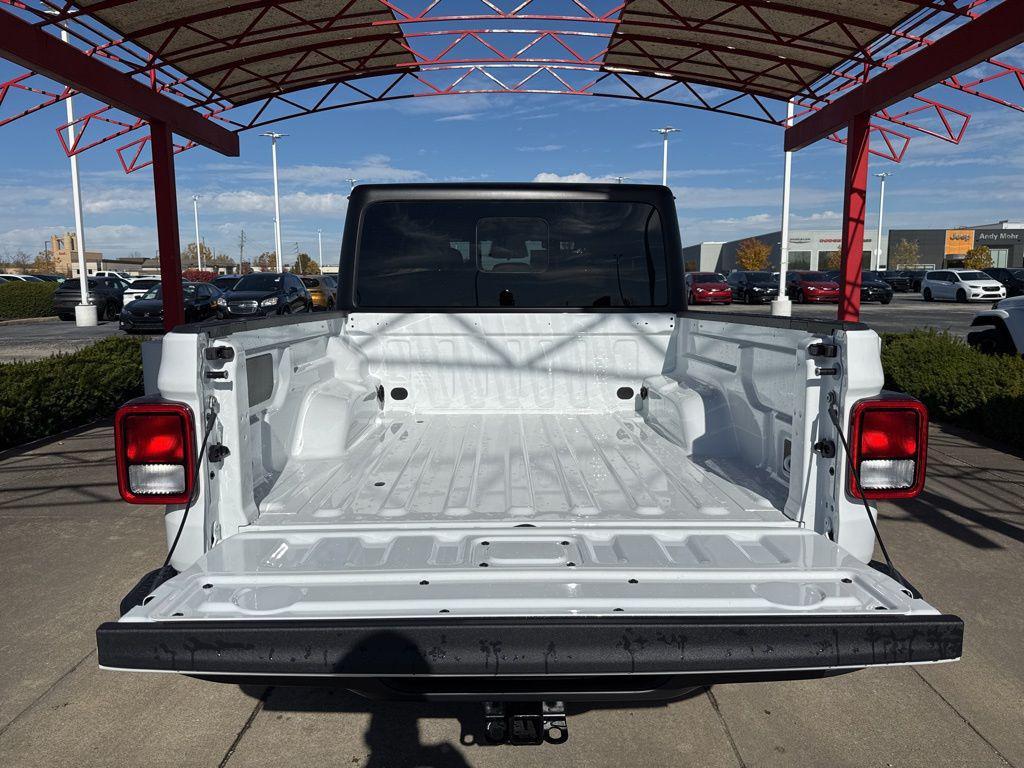 new 2026 Jeep Gladiator car, priced at $50,030