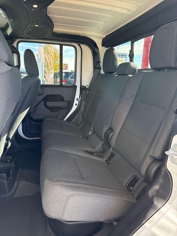 new 2026 Jeep Gladiator car, priced at $50,030