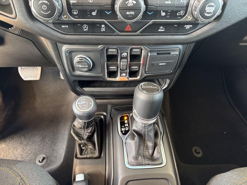 new 2025 Jeep Gladiator car, priced at $44,902