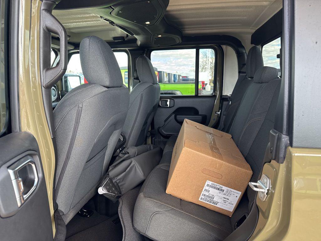 new 2025 Jeep Gladiator car, priced at $44,902