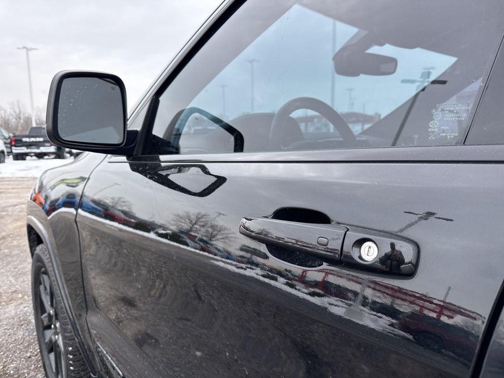 used 2018 Jeep Grand Cherokee car, priced at $13,625