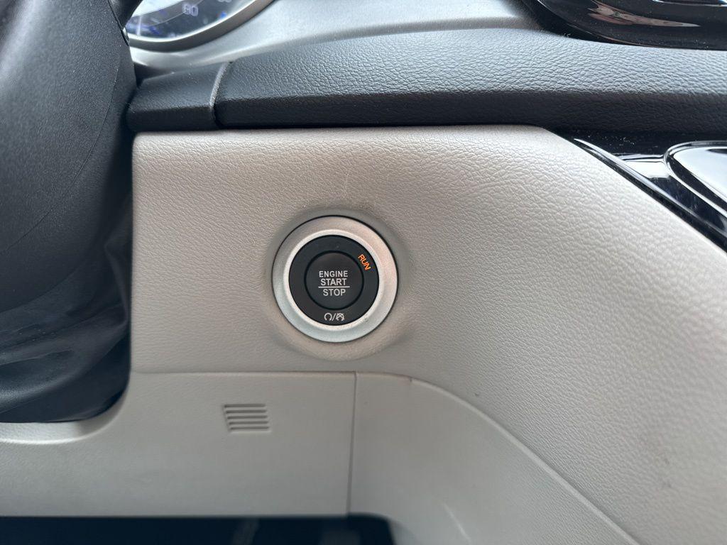 used 2023 Chrysler Pacifica car, priced at $25,900