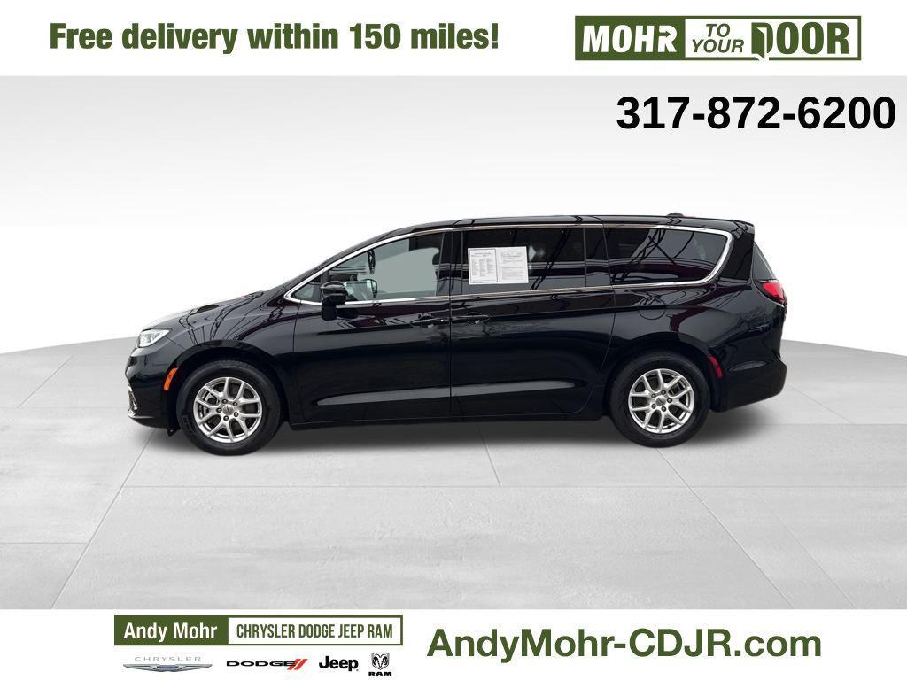 used 2025 Chrysler Pacifica car, priced at $29,155