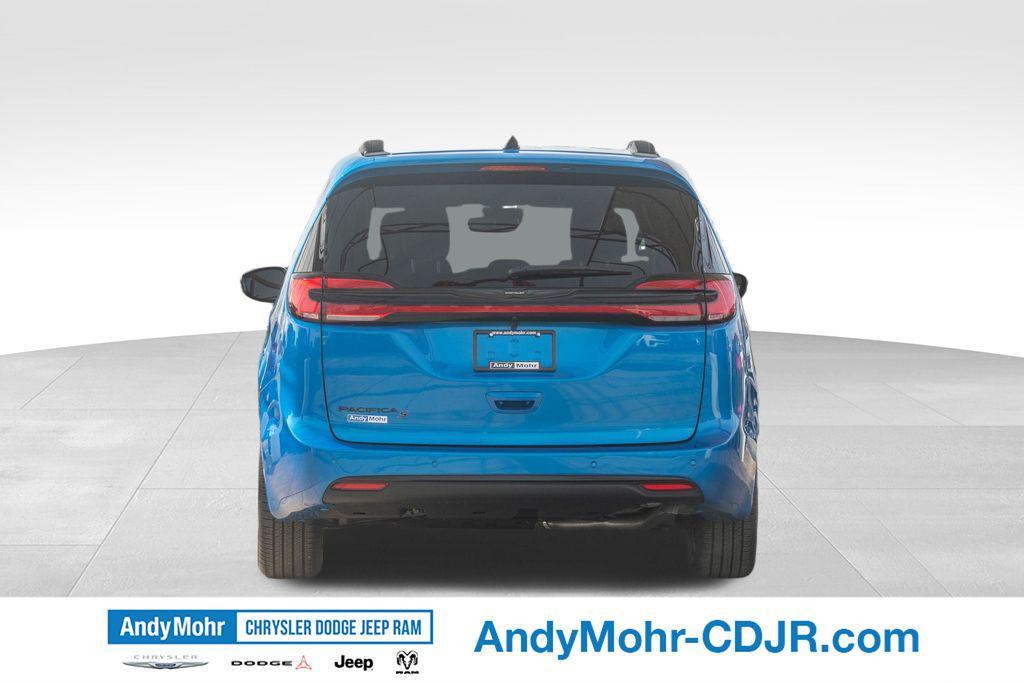 new 2026 Chrysler Pacifica car, priced at $43,955