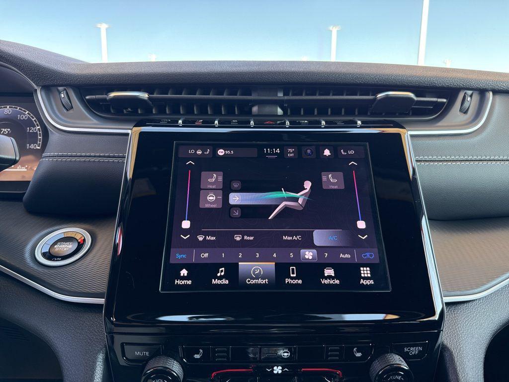 new 2025 Jeep Grand Cherokee car, priced at $47,275