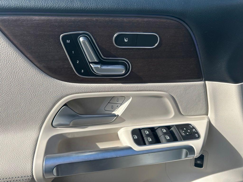 used 2020 Mercedes-Benz GLB 250 car, priced at $21,409