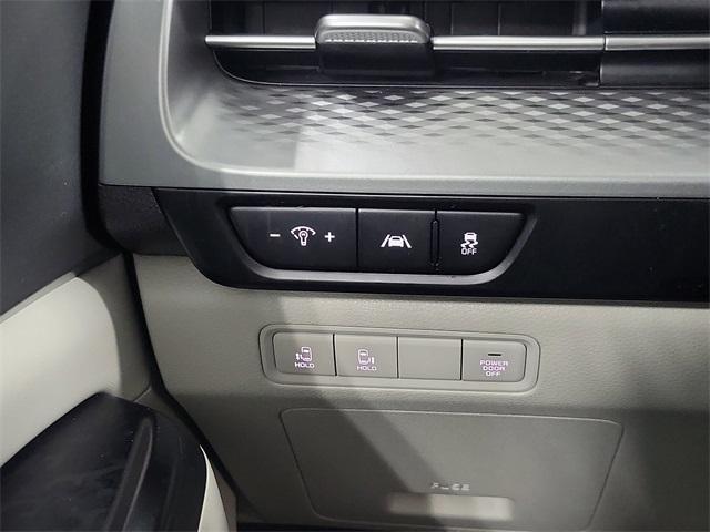 used 2022 Kia Carnival car, priced at $20,000