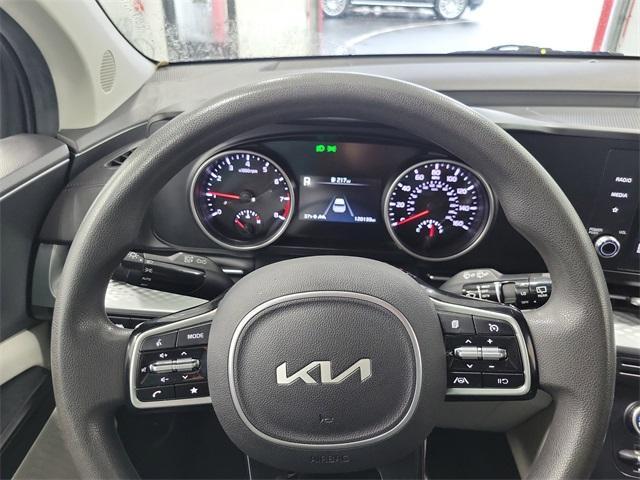 used 2022 Kia Carnival car, priced at $20,000