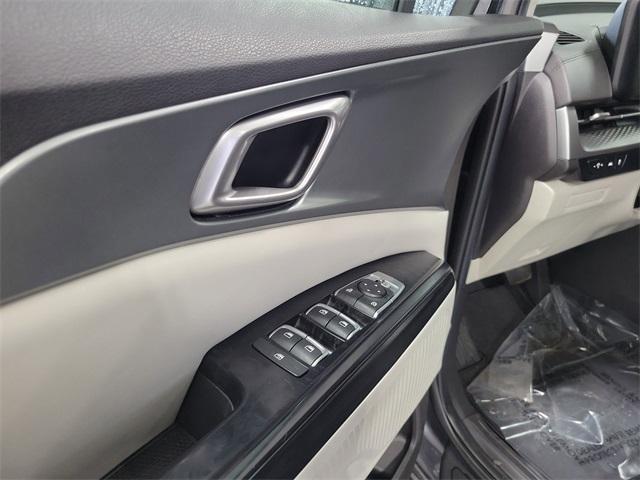 used 2022 Kia Carnival car, priced at $20,000