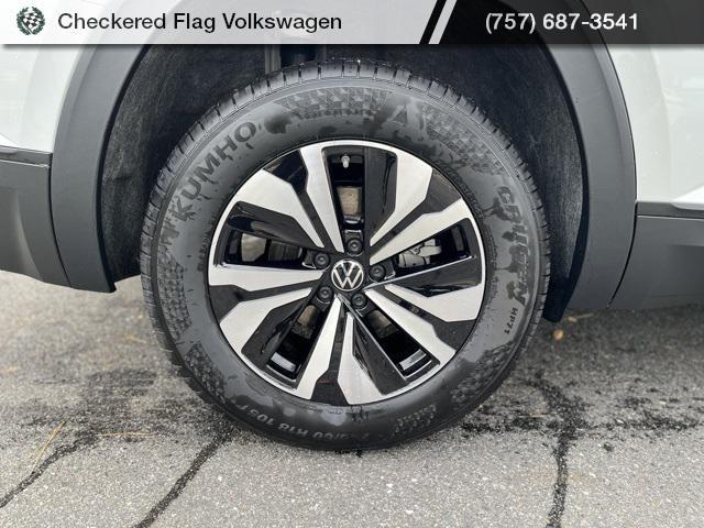 new 2026 Volkswagen Atlas car, priced at $37,203