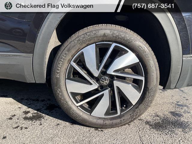used 2025 Volkswagen Atlas car, priced at $35,512